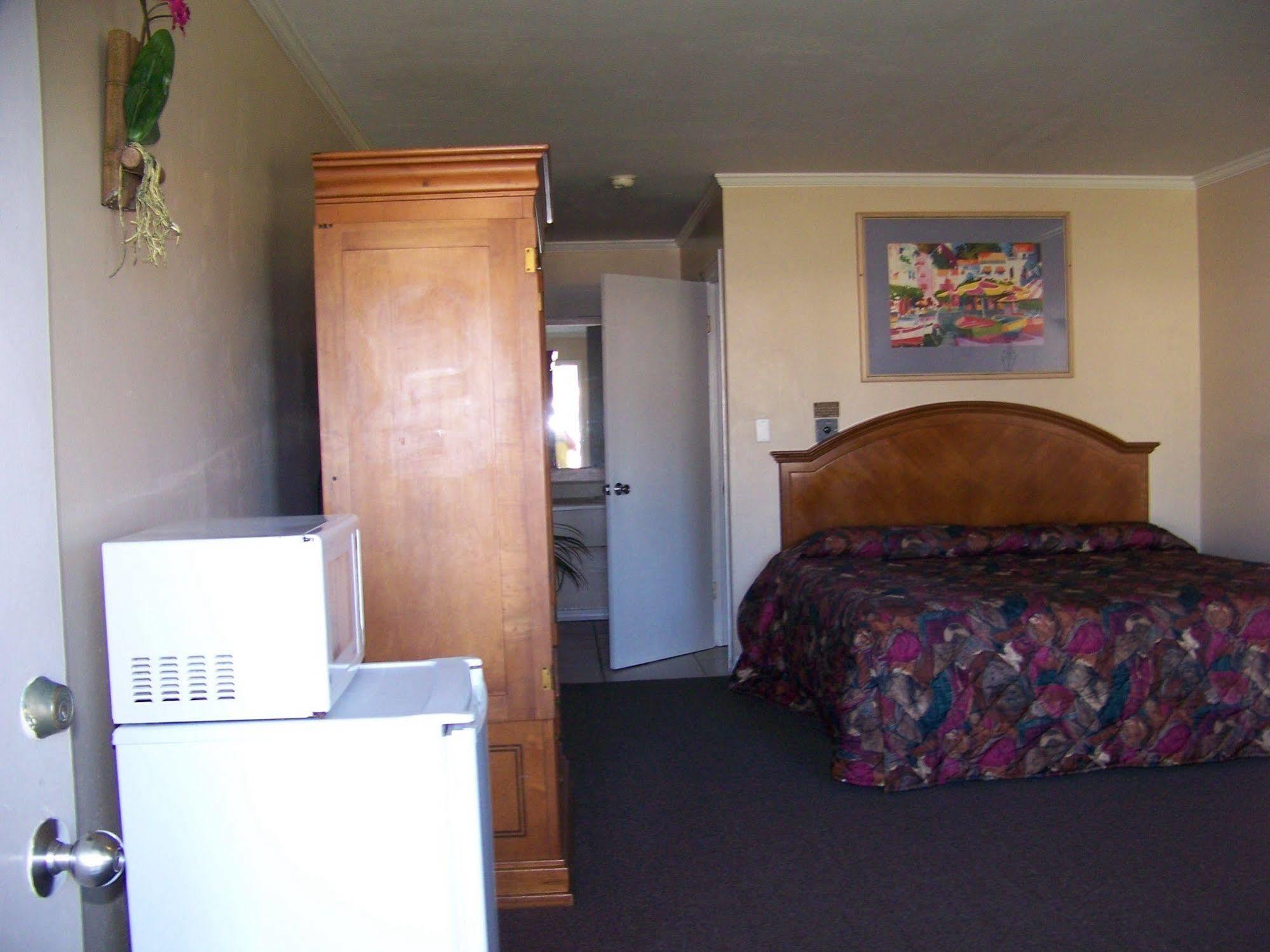 Emerald Sands Inn Milton Exterior photo