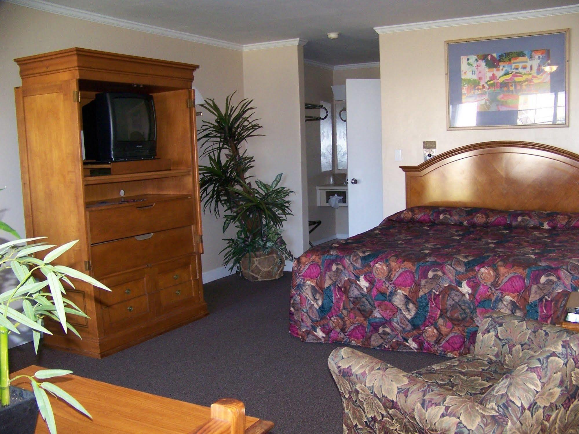 Emerald Sands Inn Milton Room photo